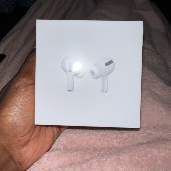 Apple AirPods Pro’s - Picture 2 of 2